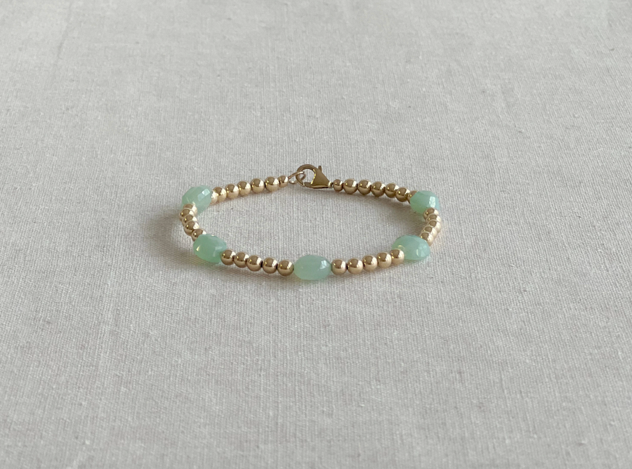 Chalcedony and Gold Beaded Bracelet