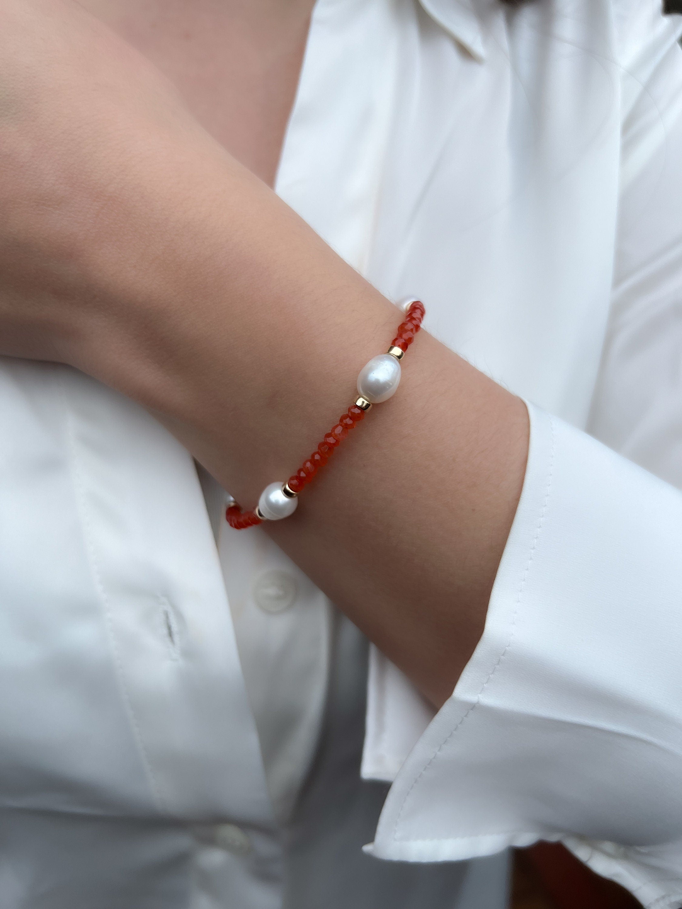 Carnelian_Bracelet,Natural_Gemstones,Gemstone_bracelet,Orange_gemstone,Orange_bracelet,Boho_style,popular_styles,Mom_Gift,Station_bracelet,Freshwater_pearls,Rice_pearls,Handmade_jewelry,Timeless_style
