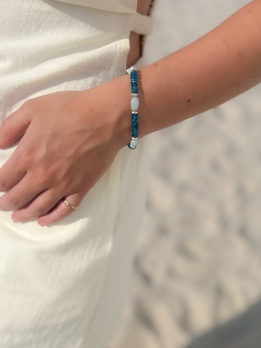 Natural_Gemstones,Swiss_Blue_Topaz,Blue_topaz_bracelet,Blue_Gemstone,Heishi_cut_topaz,Sterling_silver,Blue_Bracelet,Natural_aquamarines,Unique_bracelet,Gift_She_Will_Love,Mom_gift,Boho_style_bracelet,Station_bracelet
