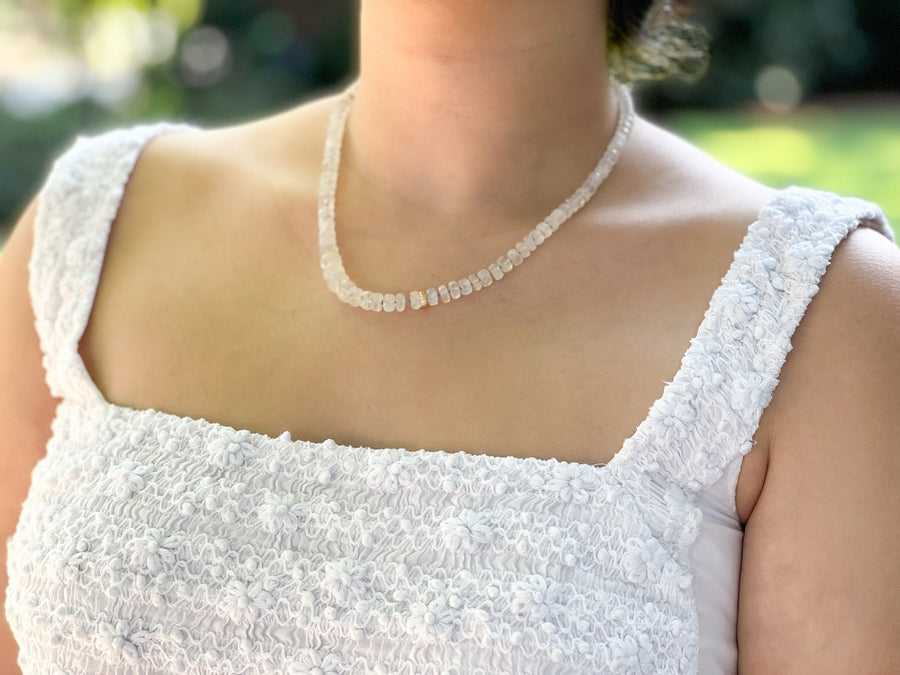 Rainbow_Moonstone,Moonstone_necklace,Gemstone_Necklace,Hand_Knotted,Natural_Gemstones,Boho_Necklace,Gift_for_Her,Always_in_Style,Moonstones_with_gold,Mom_Gift,Timeless_necklace,White_gemstone,White_necklace