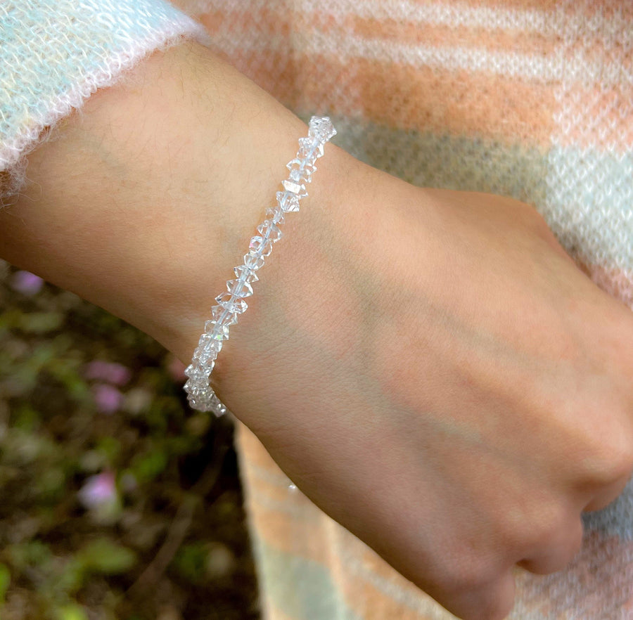 Herkimer_Diamond,Herkimer_bracelet,Clear_Herkimer,Dainty_bracelet,gemstone,gemstone_bracelet,timeless_bracelet,timeless_jewelry,classic_bracelet,classic_jewelry,april_birthstone,birthstone_bracelet,diamond_bracelet