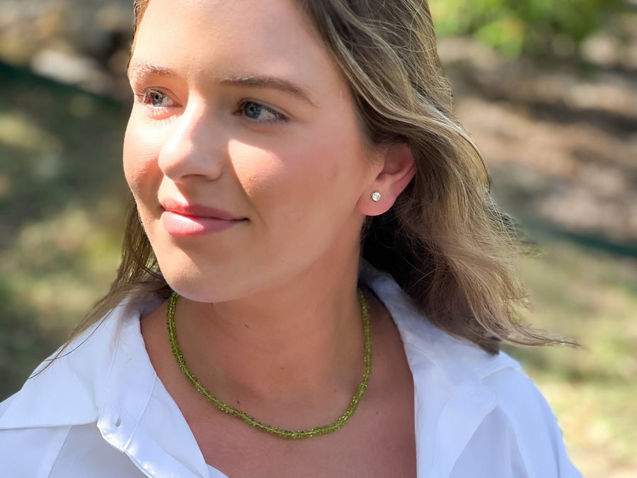 Peridot_Necklace,Gemstone_Necklace,August_Birthstone,Mother's_Day_gifts,Layering_Necklace,Dainty_necklace,Classic_necklace,Handmade_necklace,Simple_style,Gift_for_Her,Birthstone_jewelry,Green_necklace,Peridot